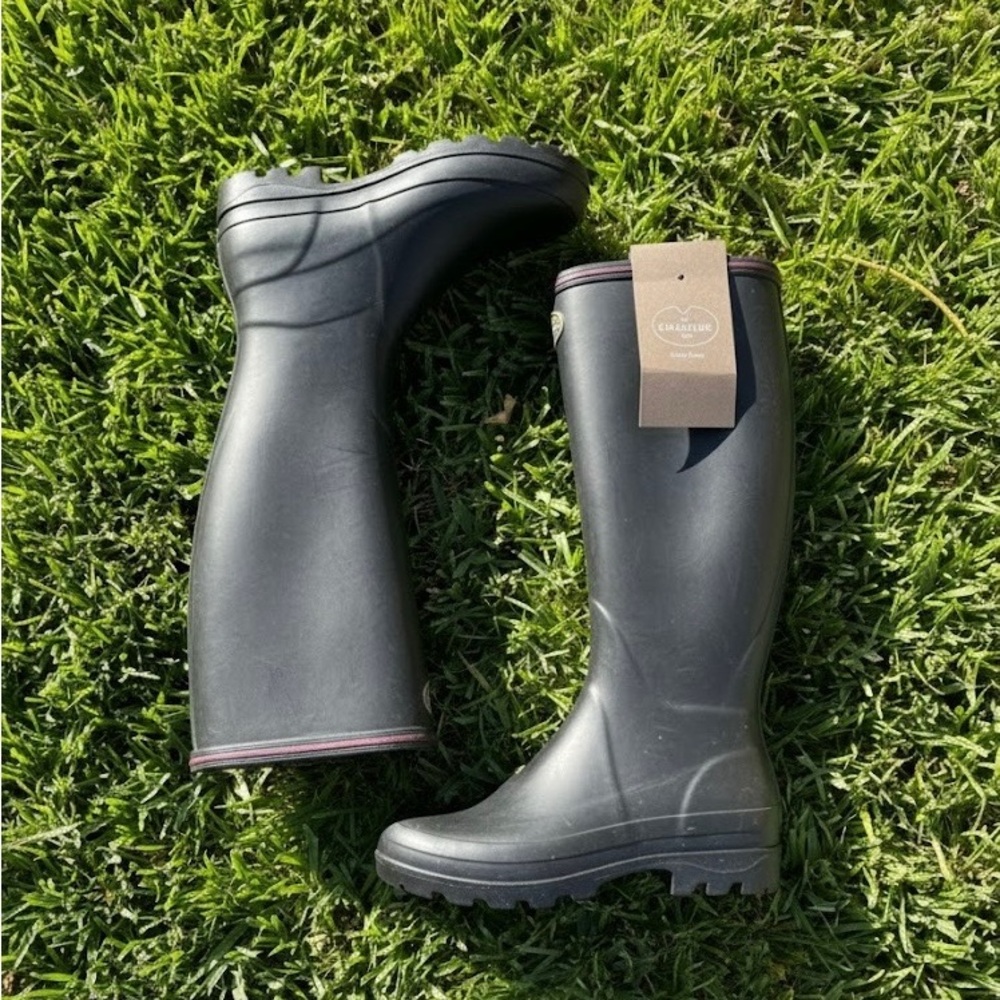 NWT Black Rain Boots